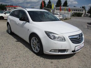 Opel Insignia 2,0CDTI 81KW Sports Tourer 2010 - 6