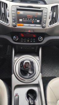 Kia Sportage 2.0 CRDI AWD - 6