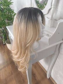 NOVÁ  DÁMSKÁ -PARUKA BLOND OMBRE- Délka 72 cm - 6