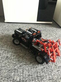 LEGO 9395 TECHNIC - ODTAHOVÝ PICKUP - 6