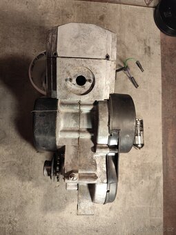 Motor + štítek Babetta 210 - 7