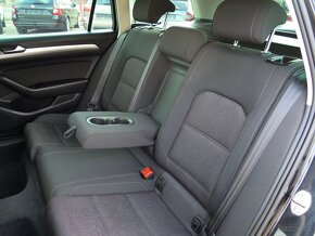 Volkswagen Passat 2.0TDi COMFORTLINE - SERVIS - 7