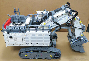 LEGO 42100 Bagr Liebherr R 9800 - 7