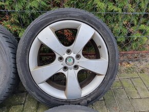 Alu kola Škoda 5x112 r17 7j et54 pneu 225/45/17 - 7