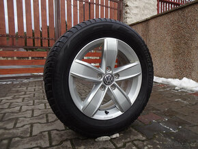 PĚKNÁ ZIMNÍ ORIGINÁL VW 16" 5x112 pneu 205/60R16 - 7