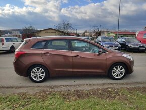 Hyundai i30 SW 1.6 CRDI- ČR +servisní kniha + set litých kol - 7