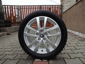 ZIMNÍ ALU 17" 5x112 pneu 205/50R17 PĚKNÝ STAV - 7