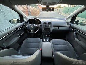 VW Touran Highline 2.0TDI 125kw DSG, SERVISKA,NAVI,NOVÁ STK - 7