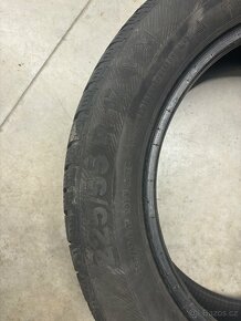 Prodám čtyři zimní pneumatiky 225/55R17 - 7