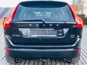 Volvo XC60 2.4D 5VÁLEC 4x4 AUT VÝHŘEV TAŽNÉ SERVISKA SENZORY - 7