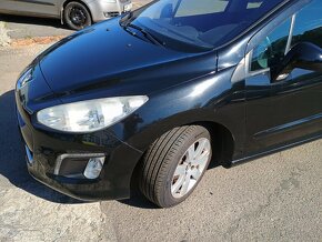 Peugeot 308 r.v.2012 ,1.6, 88kw,nová STK, 131 tis km,2x kola - 7