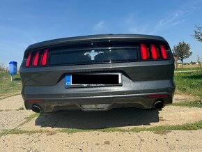 Mustang V6 2017, 61t km, příplatková výbava, 2 sady kol - 7