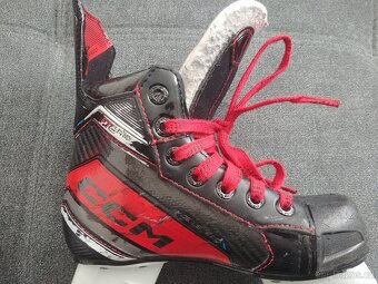 Brusle CCM Jetspeed FT6 Pro YTH- REGULAR, 12 - 7