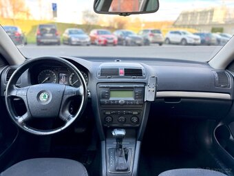 ŠKODA OCTAVIA 2,0 FSI  AUTOMAT-DSG  SUPER STAV SERVISKA - 7