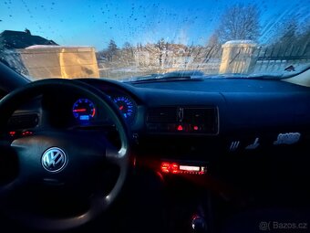 Volkswagen Golf IV 1.4 - 7