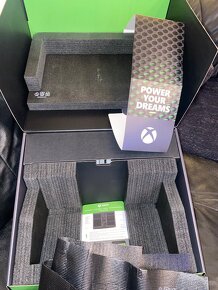 Prodám Xbox series X 1TB - 7