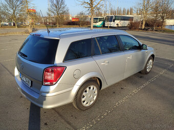 Prodám Opel Astra H kombi 1,6 16V 85kW - 7