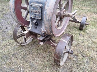 Stabilní motor Triumph (Slavia) 3Hp - 7