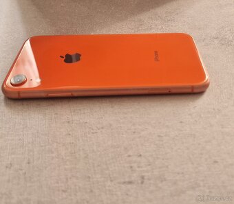 Apple iPhone Xr - 7