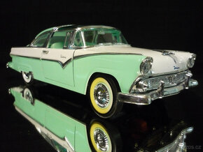 Ford Fairlane 1955 Crown Victoria Road Tough 1/18 - 7