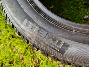 2 zimní pneumatiky Pirelli 175/65/14  8mm - 7