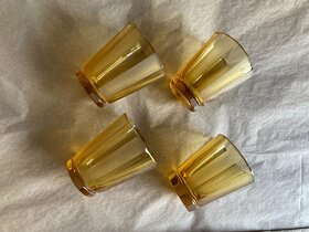 Stará broušená “medová” karafa, 4sklenice - 7