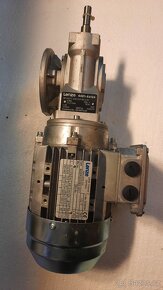 Lenze motor s převodovkou - 7