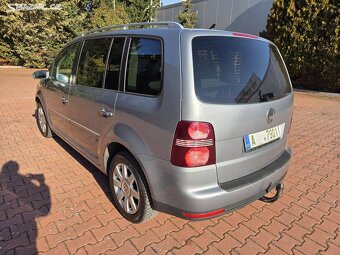 VW Touran 2.0TDI 103kW Highline,bez koroze,tažné,rozvody - 7