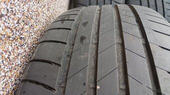 Prodám 4ks letních pneu Bridgestone Turanza T005 215/60/17 - 7