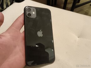 Apple iPhone 11 - 7