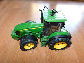 Bruder traktor JOHN DEERE 7930 - 7