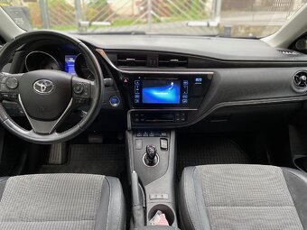 Toyota Auris 1.8i HYBRID, model 2019, naj.85xxx km - 7