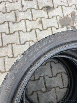 Pneu Pirelli 295/30 r19 - 7