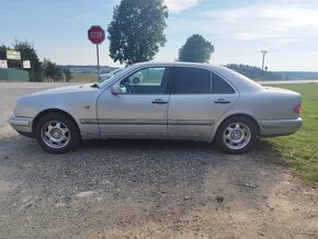 Mercedes-Benz E 230 i  manuál - 7