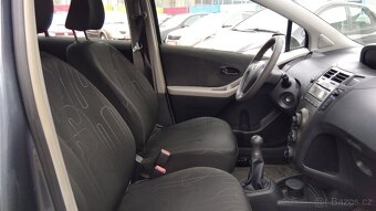 TOYTA Yaris 1,0VVt-i Comfort ČR - 7