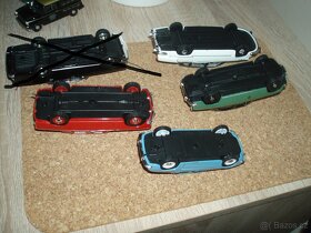 Modely aut - tatra 603,mercedes benz w 110,peugoet 404,renau - 7