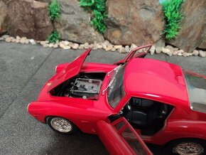 prodám model 1:18 ferrari 250GTO 1961 - 7