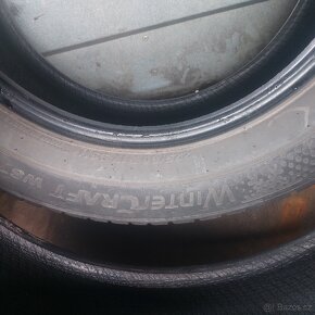 Kumho 225 60 17 zimní dvě pneu 1600.- obě - 7