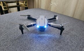 Dron E99 Pro HD Dual Camera + Brašna - NOVÝ - 7