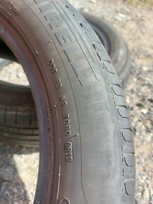 Prodám 2ks lentich pneu Pirelli 205/55 R17 - 7