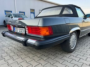 Mercedes-Benz SL 560i R107 - 7