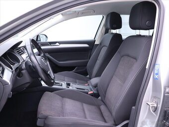 Volkswagen Passat 1,6 TDI DSG Navigace 1.Majitel (2015) - 7