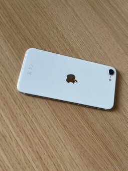 iPhone SE 128 GB - 7