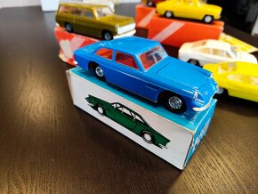 Staré hračky - autíčka škoda, Wartburg PlasticArt, ne ITES - 7