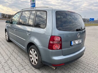 Volkswagen Touran 2.0 CNG-7míst - 7