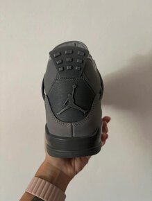 Air Jordan 4 - 7