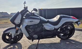 Suzuki Intruder M1800R - 7