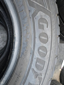 215/75R16C 116/114R UltraGrip Cargo GOODYEAR - 7