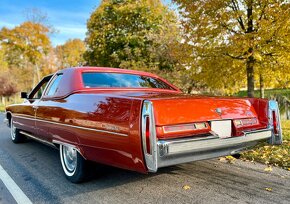 1976 Cadillac Coupe Deville - 7