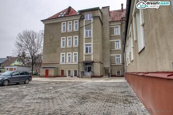 Kouzelný zrekonstruovaný byt 2+kk, 52 m2 s parkováním - Ostr - 7